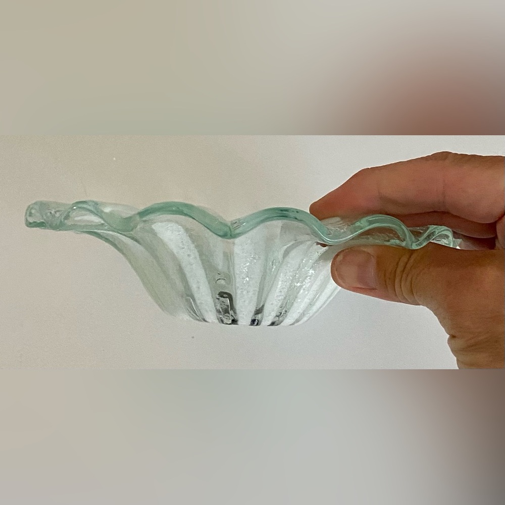 🌀 SYDENSTRICKER FUSED GLASS WHITE DAISY BOWL DISH 🌀 - Picture 3 of 3